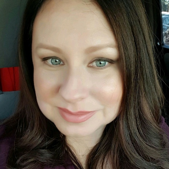 Meet your Posher, Lisa - Picture 1 of 1